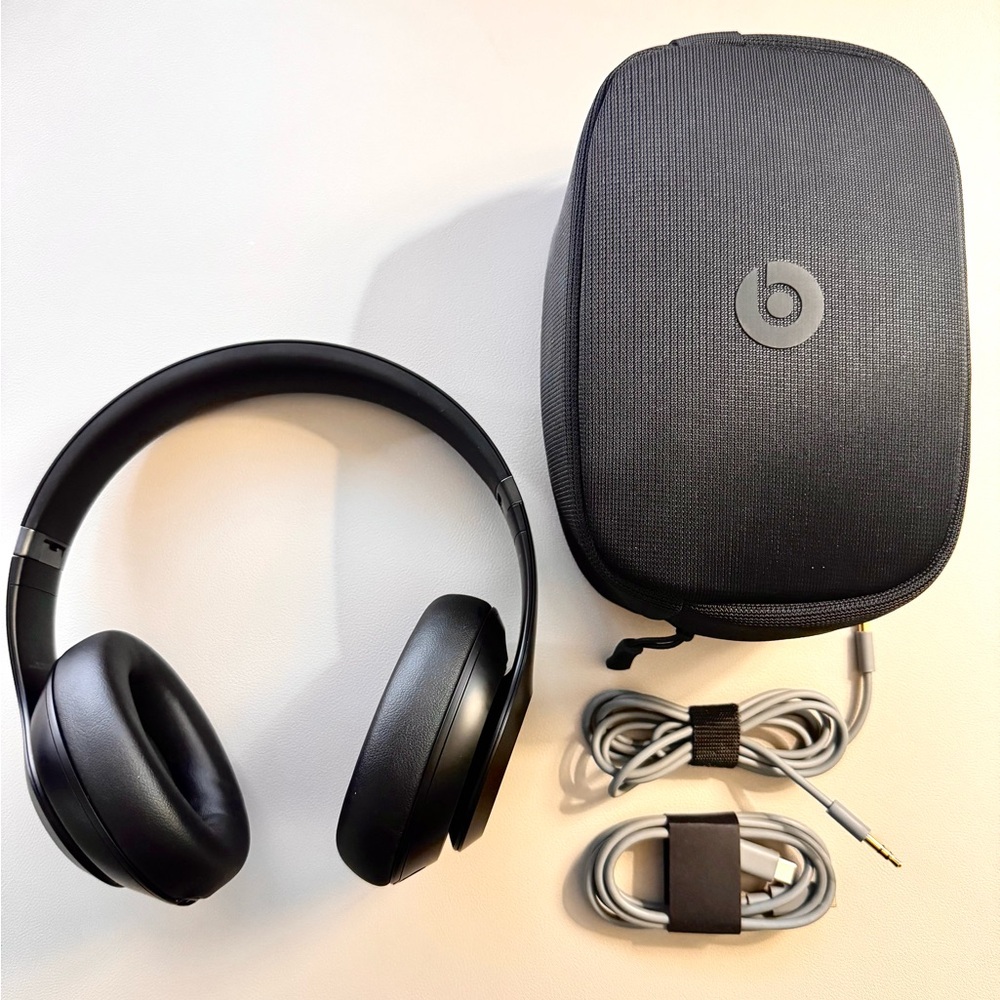 Beats Studio Pro - Black Wireless Noise Cancelling Headphones with Case